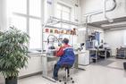 Stresstech setzt Treston Concept Arbeitstische ein